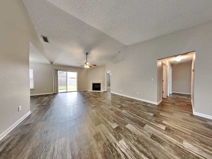 6463 Silk Leaf Ln - Photo 5 of 21