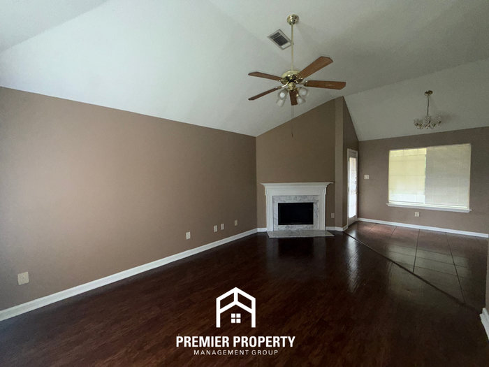 3755 Clarion Dr - Photo 3 of 18