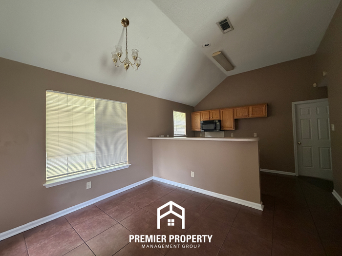 3755 Clarion Dr - Photo 5 of 18