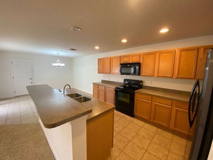 2457 Formax Dr - Photo 2 of 18