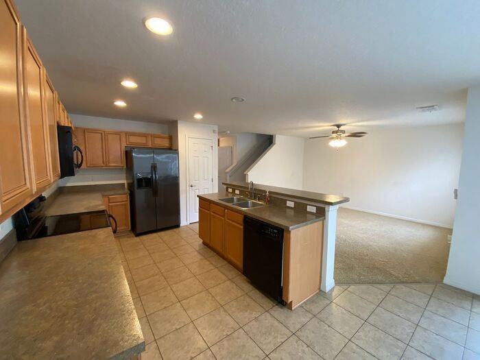 2457 Formax Dr - Photo 3 of 18