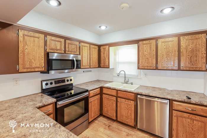 9732 Nw Overhill Dr - Photo 6 of 13