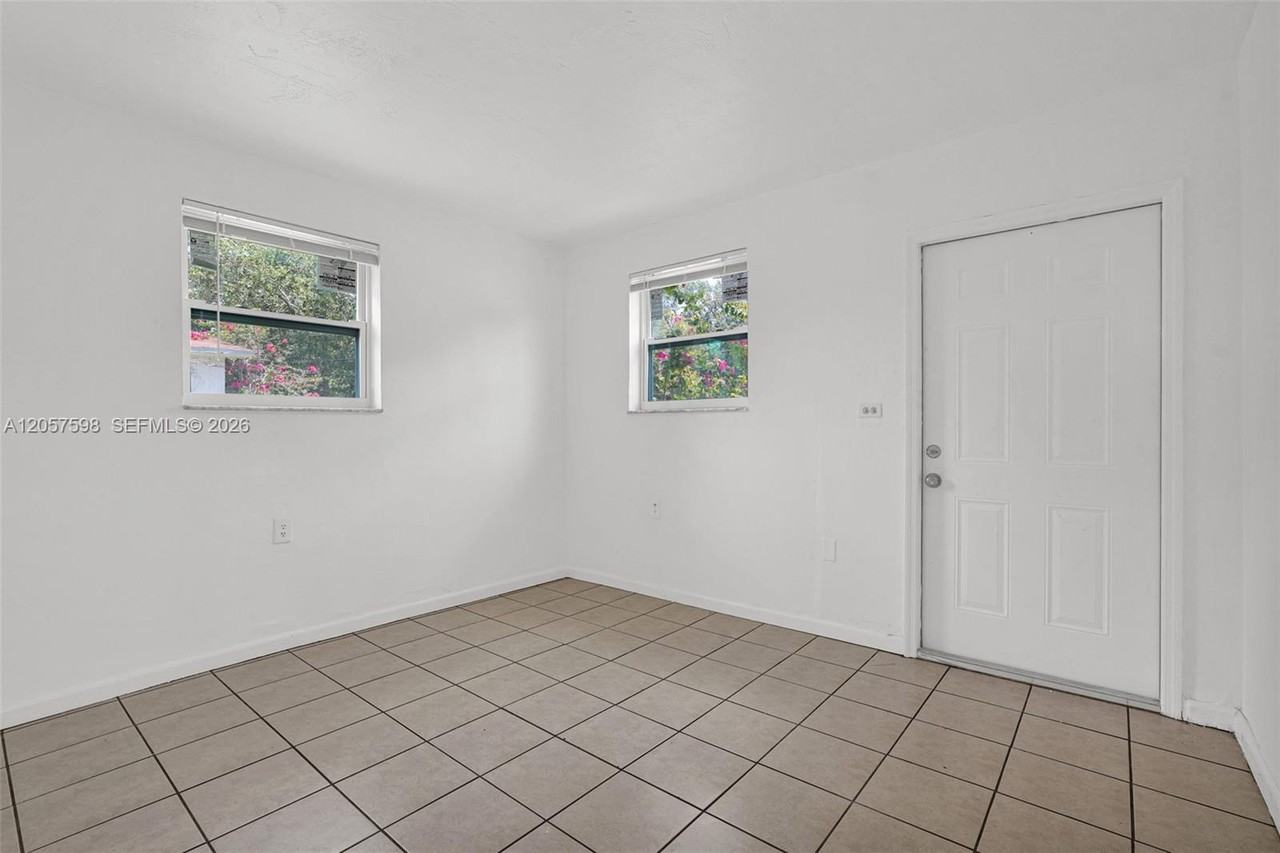577 Nw 90th St #6 - Photo 7 of 20