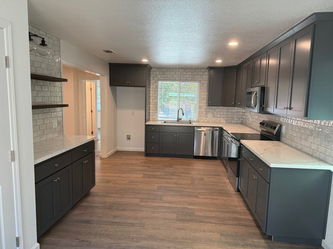 560 Edgewood Dr #NA - Photo 3 of 16