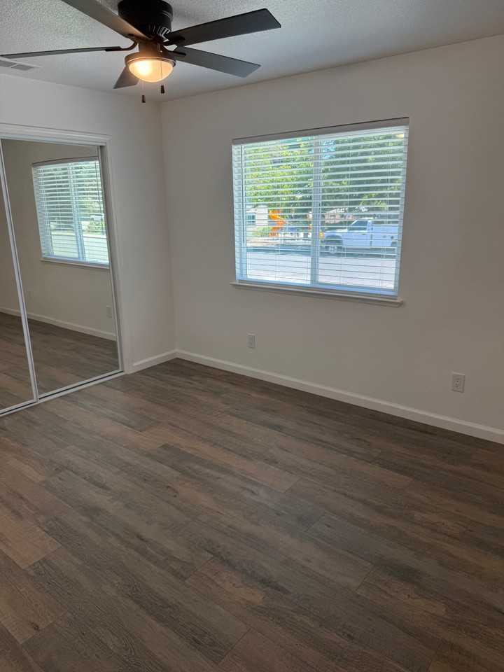 560 Edgewood Dr #NA - Photo 4 of 16