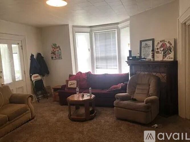 315 E Maple St #3 - Photo 2 of 12