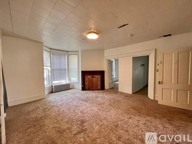 315 E Maple St #3 - Photo 3 of 12