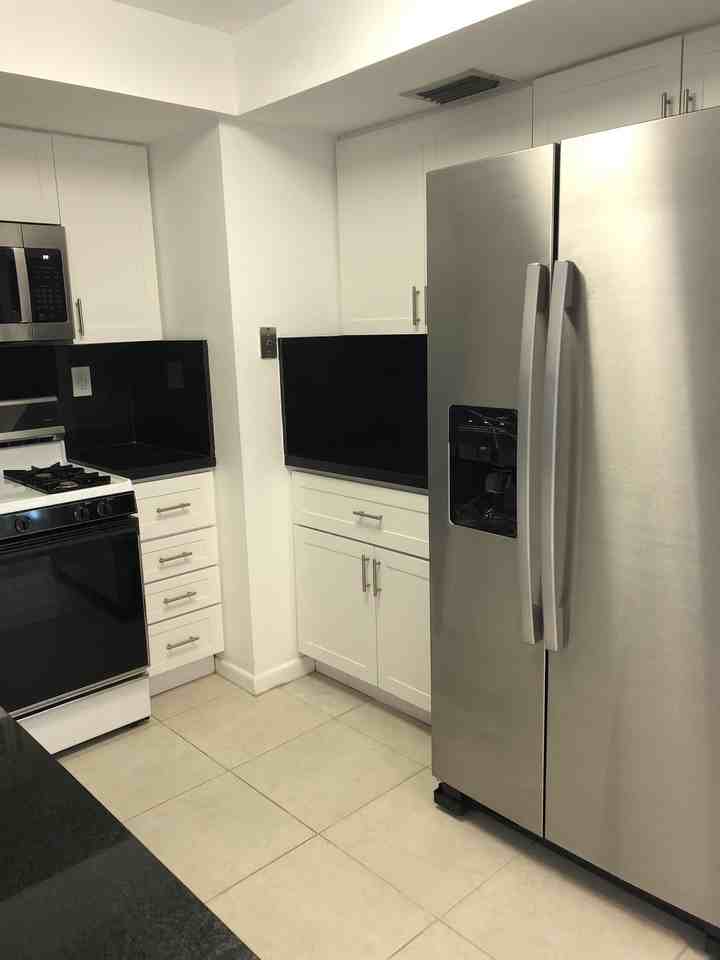 10621 Sw 113th Pl #C - Photo 3 of 22