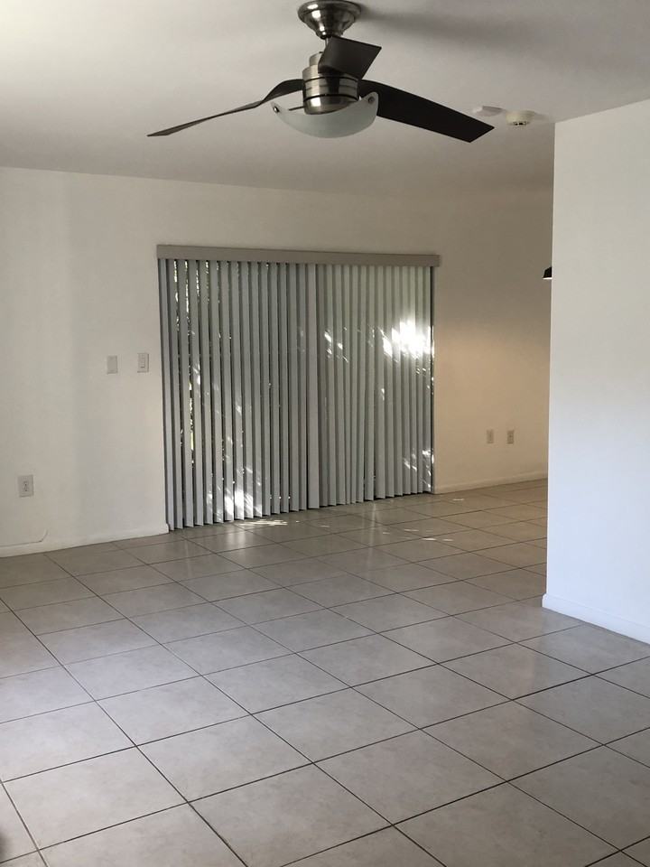10621 Sw 113th Pl #C - Photo 5 of 22