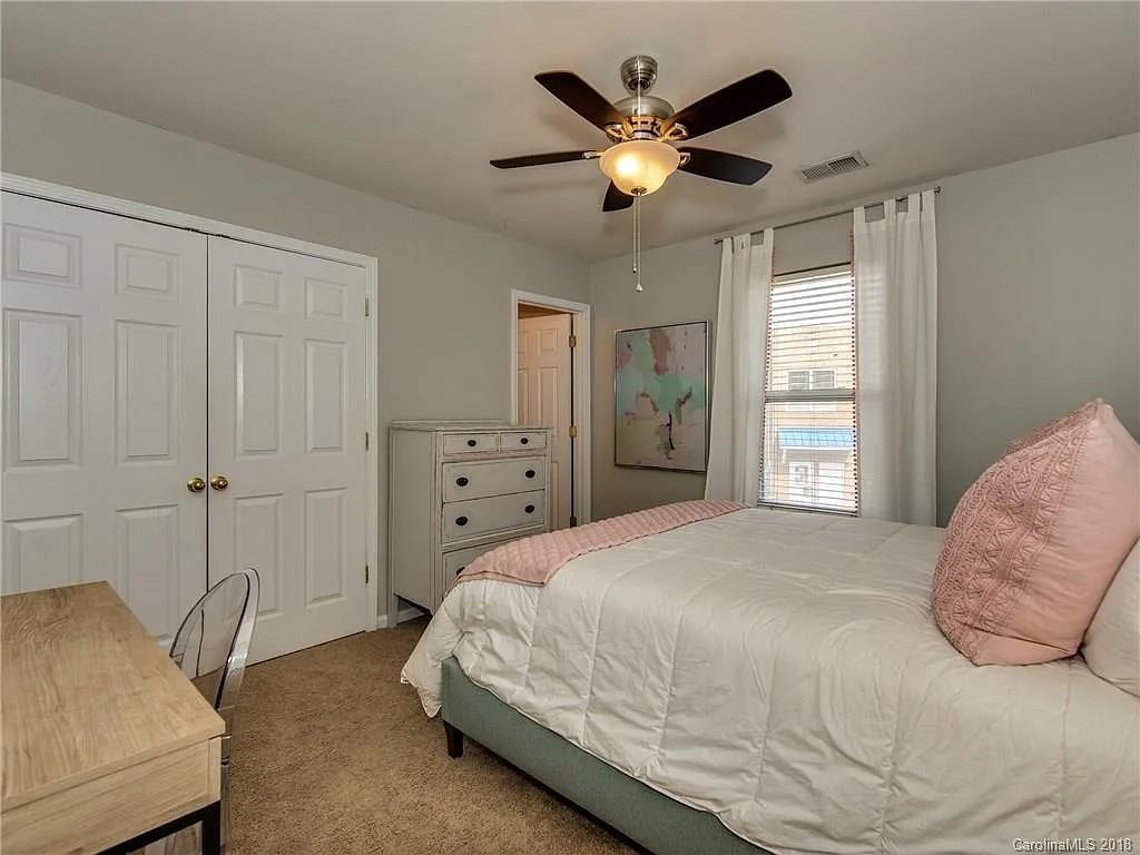 520 Patterson St - Photo 5 of 14