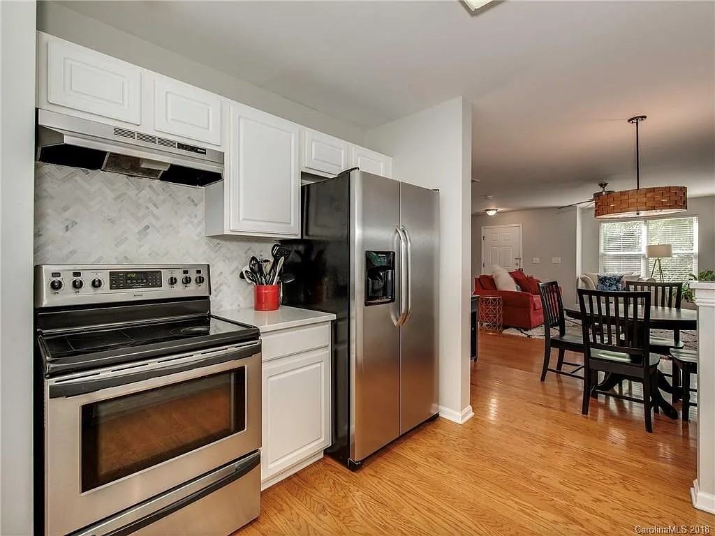 520 Patterson St - Photo 5 of 22