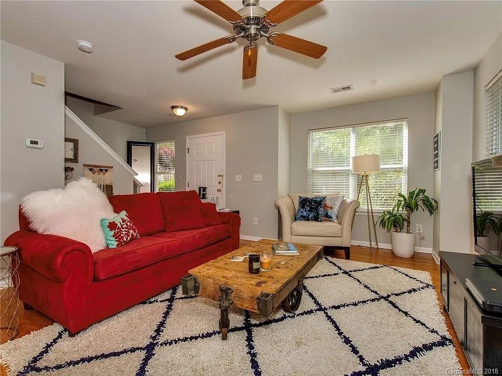 520 Patterson St - Photo 2 of 22