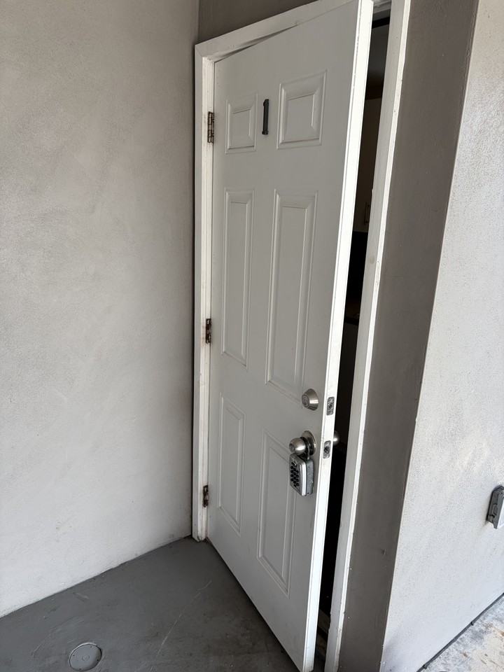 421 Nw 135th Way - Photo 4 of 7