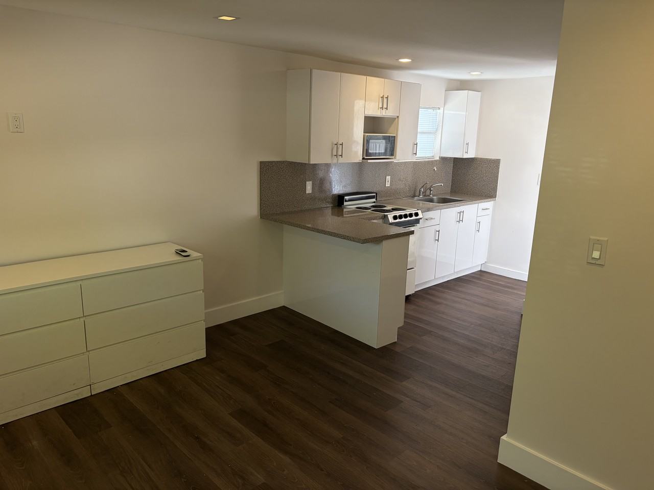 421 Nw 135th Way - Photo 5 of 7