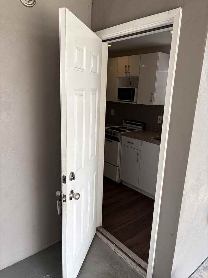 421 Nw 135th Way - Photo 6 of 7