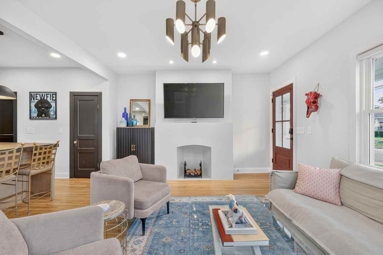 2127 Blair Blvd #A - Photo 3 of 30