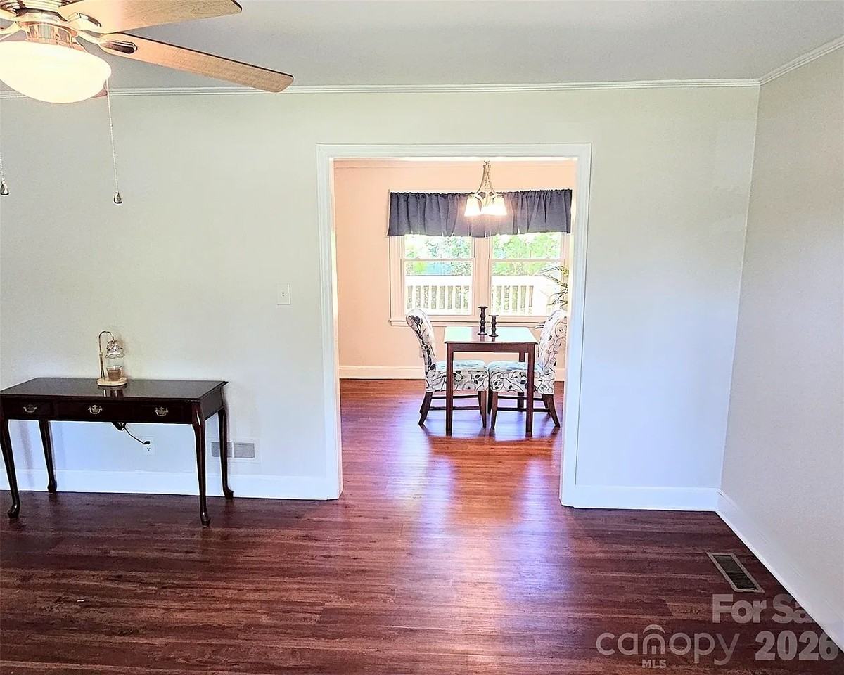 2154 Rosewood Dr #NA - Photo 2 of 15