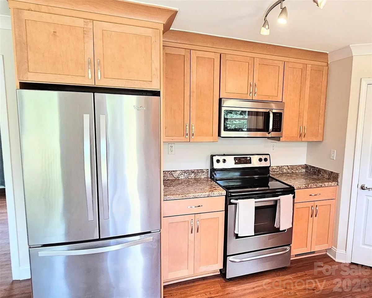 2154 Rosewood Dr #NA - Photo 5 of 15