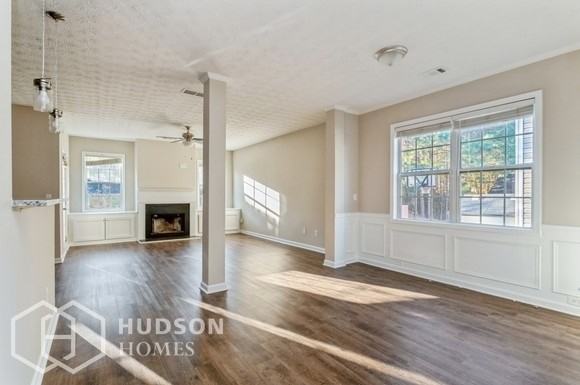 1060 Clairidge Ln - Photo 3 of 13