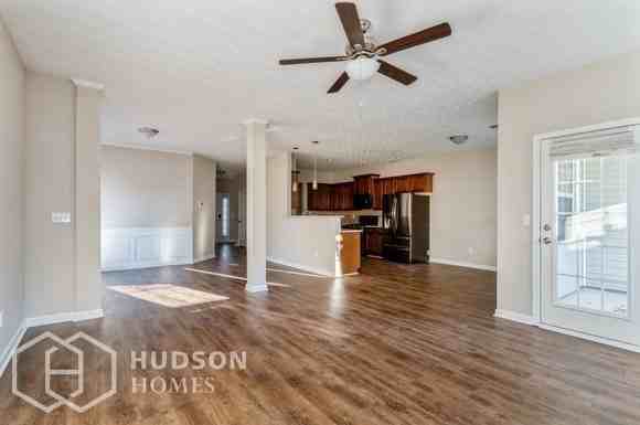 1060 Clairidge Ln - Photo 4 of 13
