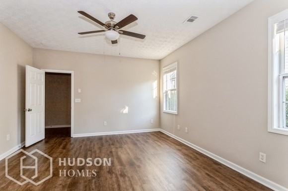 1060 Clairidge Ln - Photo 6 of 13