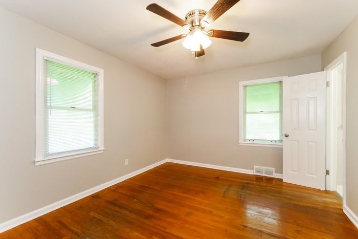 10504 Eastern Ave - Photo 4 of 10