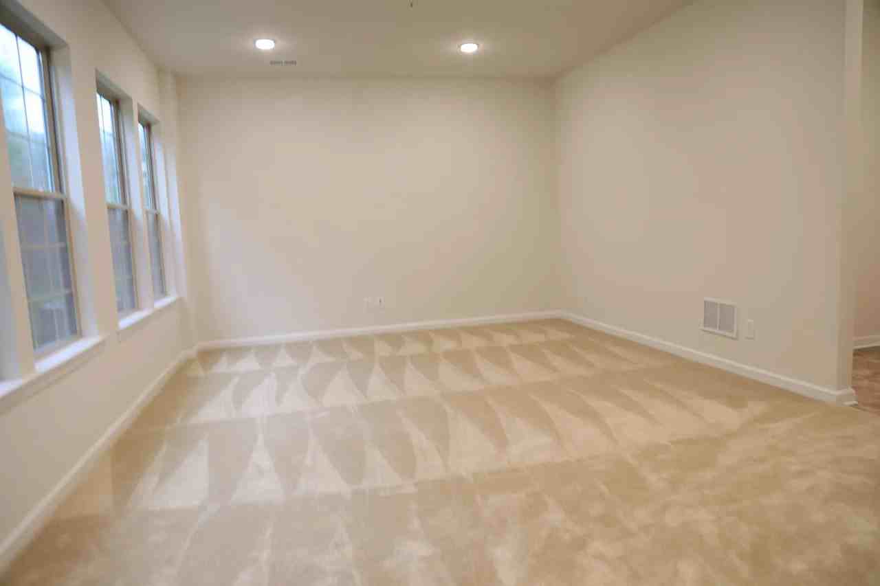 20 Maxwell Ln #20