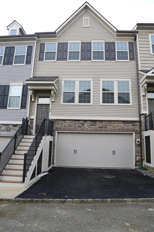 20 Maxwell Ln #20 - Photo 7 of 17