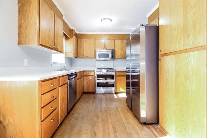 402 Roosevelt Dr - Photo 5 of 12