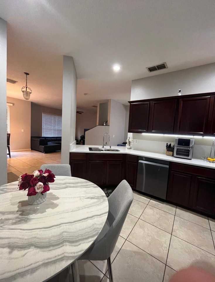 6424 S Goldenrod Rd #B - Photo 2 of 33