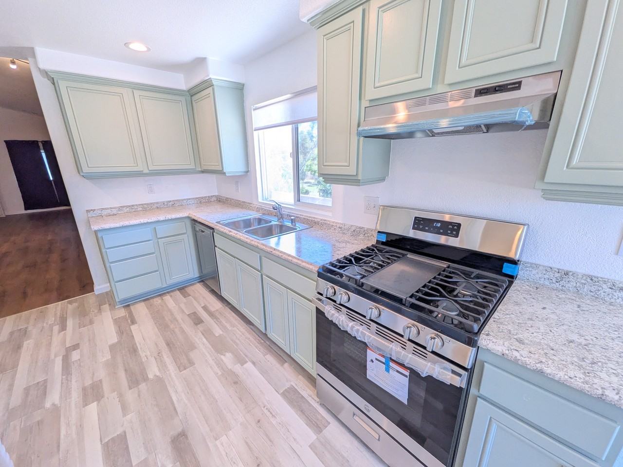 585 Hildale Cir #NA - Photo 5 of 19