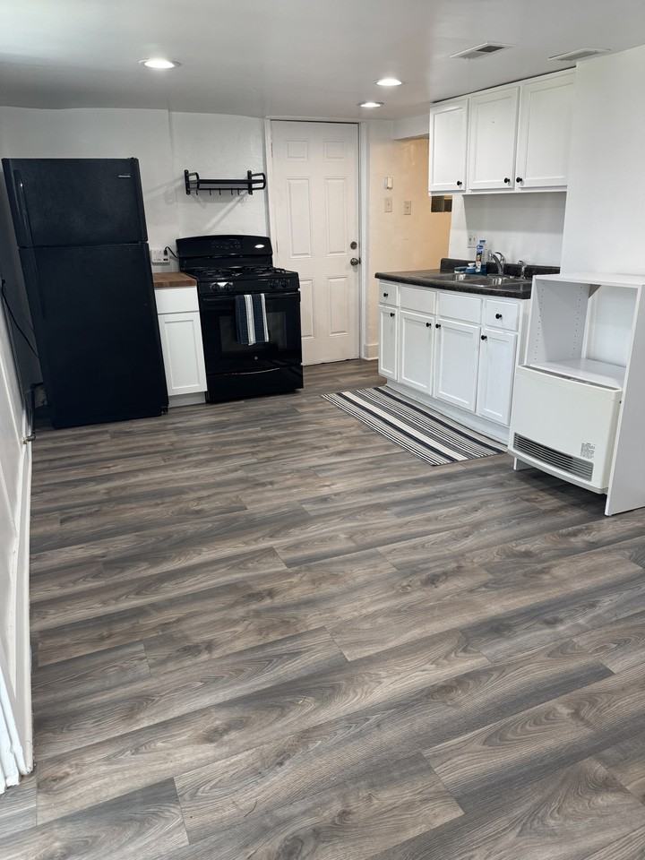 5035 W Henderson St #B - Photo 2 of 9