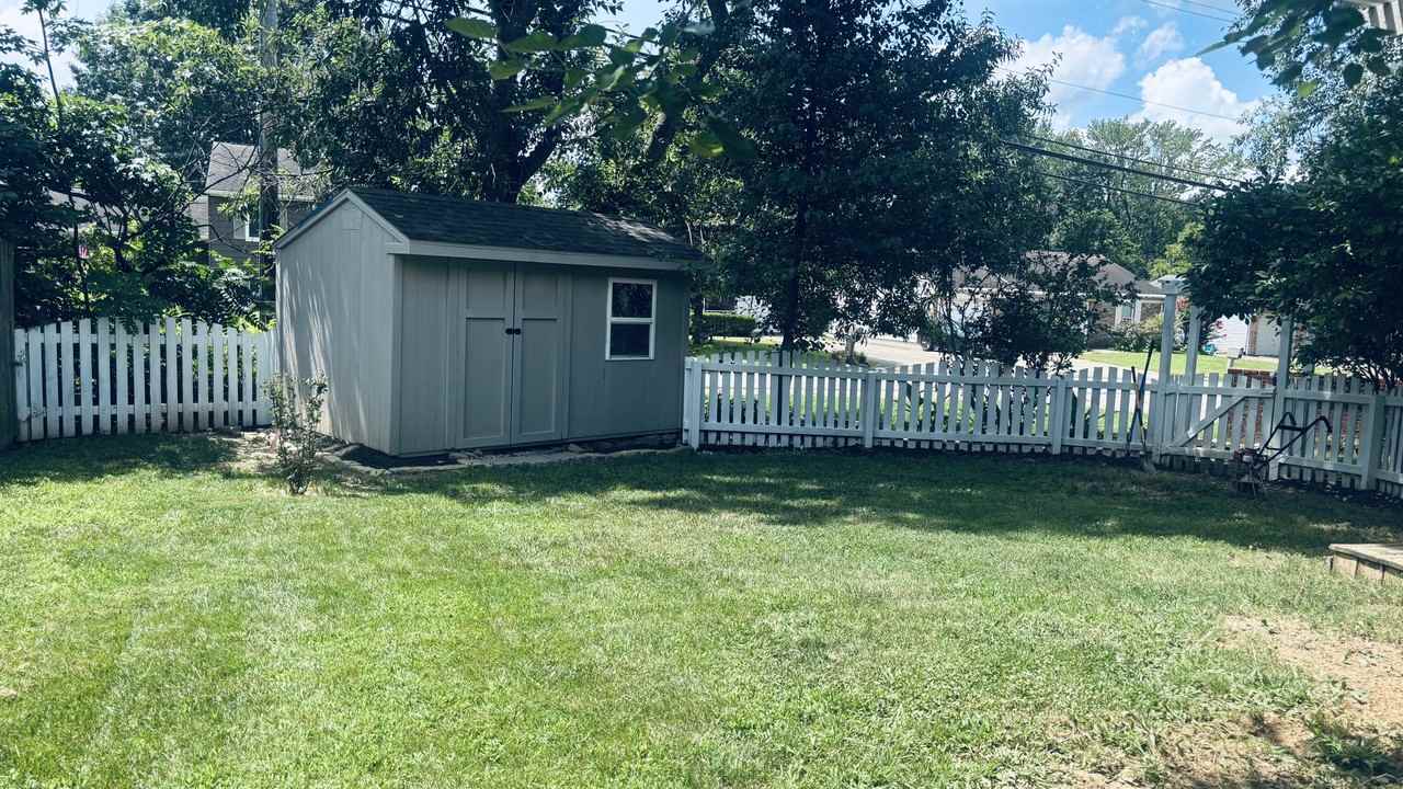 333 Pepperidge Ln #NA - Photo 4 of 17