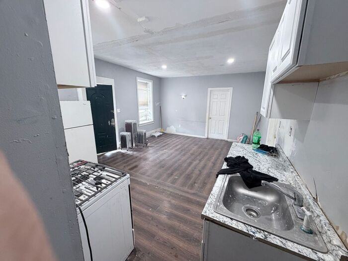 1163 E State St #9 - Photo 2 of 30