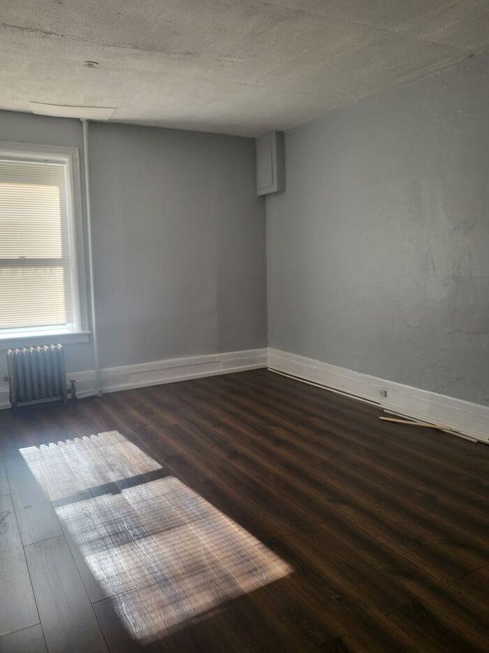 1163 E State St #9 - Photo 3 of 30