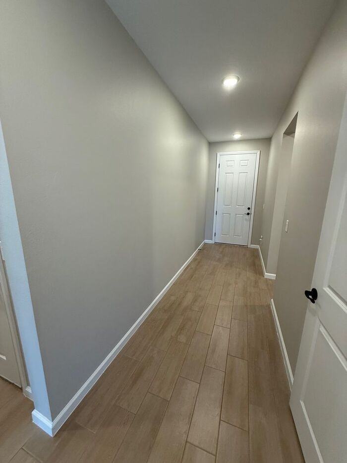 10073 Spring Lake Dr - Photo 2 of 35