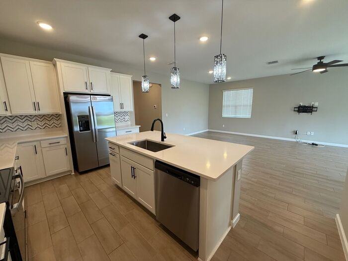 10073 Spring Lake Dr - Photo 6 of 35