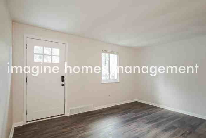 230 Noel Dr - Photo 4 of 15
