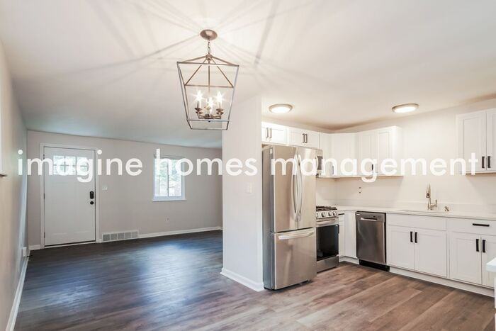 230 Noel Dr - Photo 7 of 15
