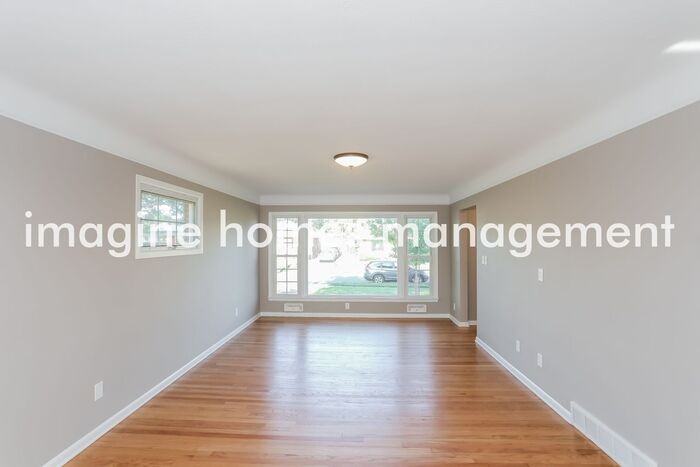 2541 Dale Ave - Photo 4 of 15