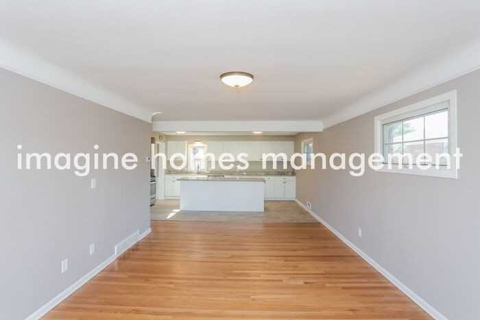 2541 Dale Ave - Photo 5 of 15
