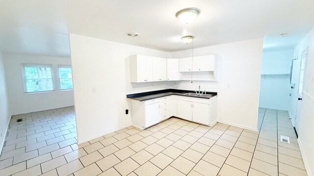 3608 Eisenhower Dr - Photo 4 of 11