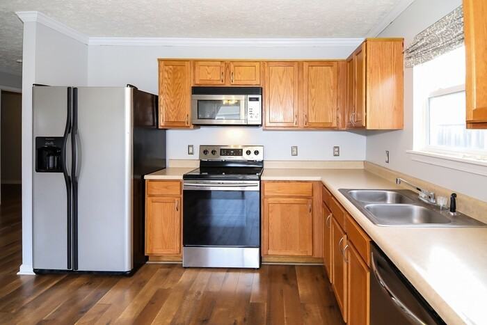 5906 Accent Dr - Photo 5 of 16