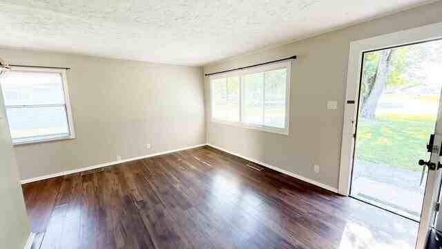 2122 Randall Rd - Photo 4 of 12