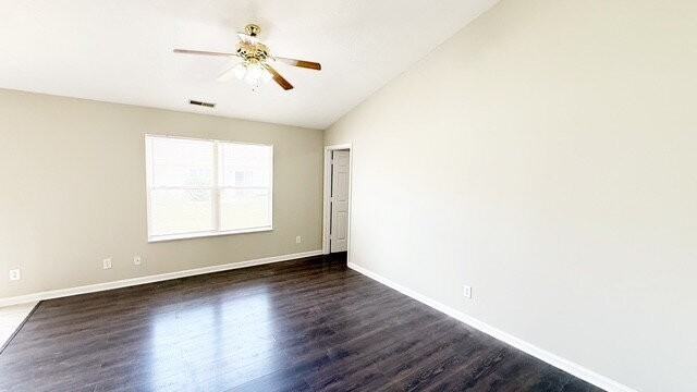 720 Rose Ln - Photo 4 of 13
