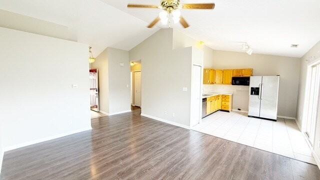 720 Rose Ln - Photo 6 of 13
