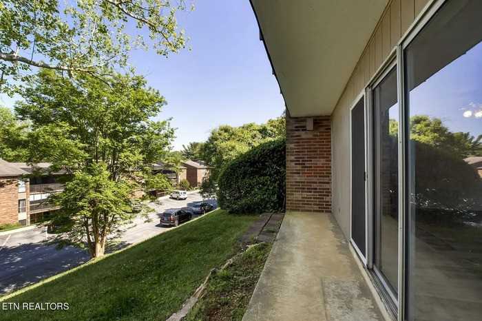 400 Dublin Dr - Photo 5 of 29