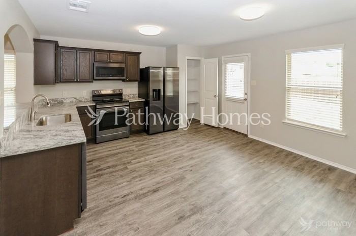 206 Gallop Ct - Photo 6 of 22