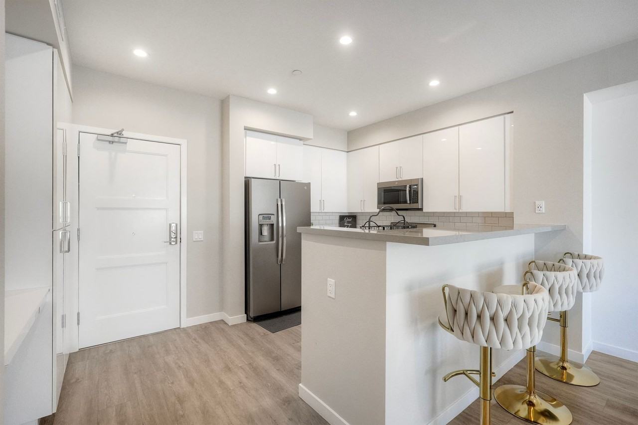 355 N Cleveland St #307 - Photo 5 of 25