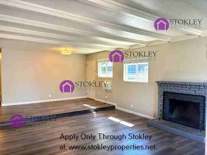 142 Gilbert Ct - Photo 2 of 10